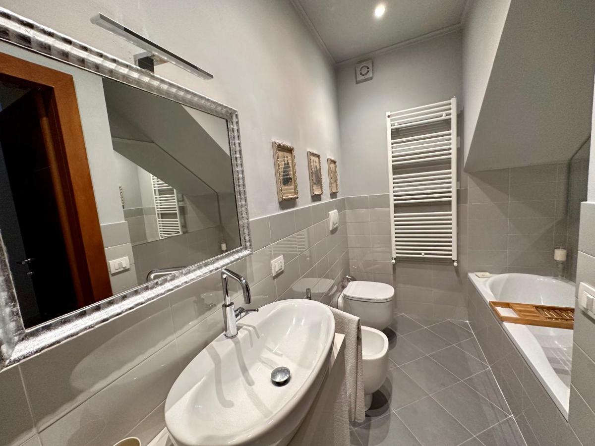 Sisters' Home - Appartamento Nel Centro Storico Con Terrazzo, Aria Condizionata E Vasca Da Bagno Siena Exterior foto